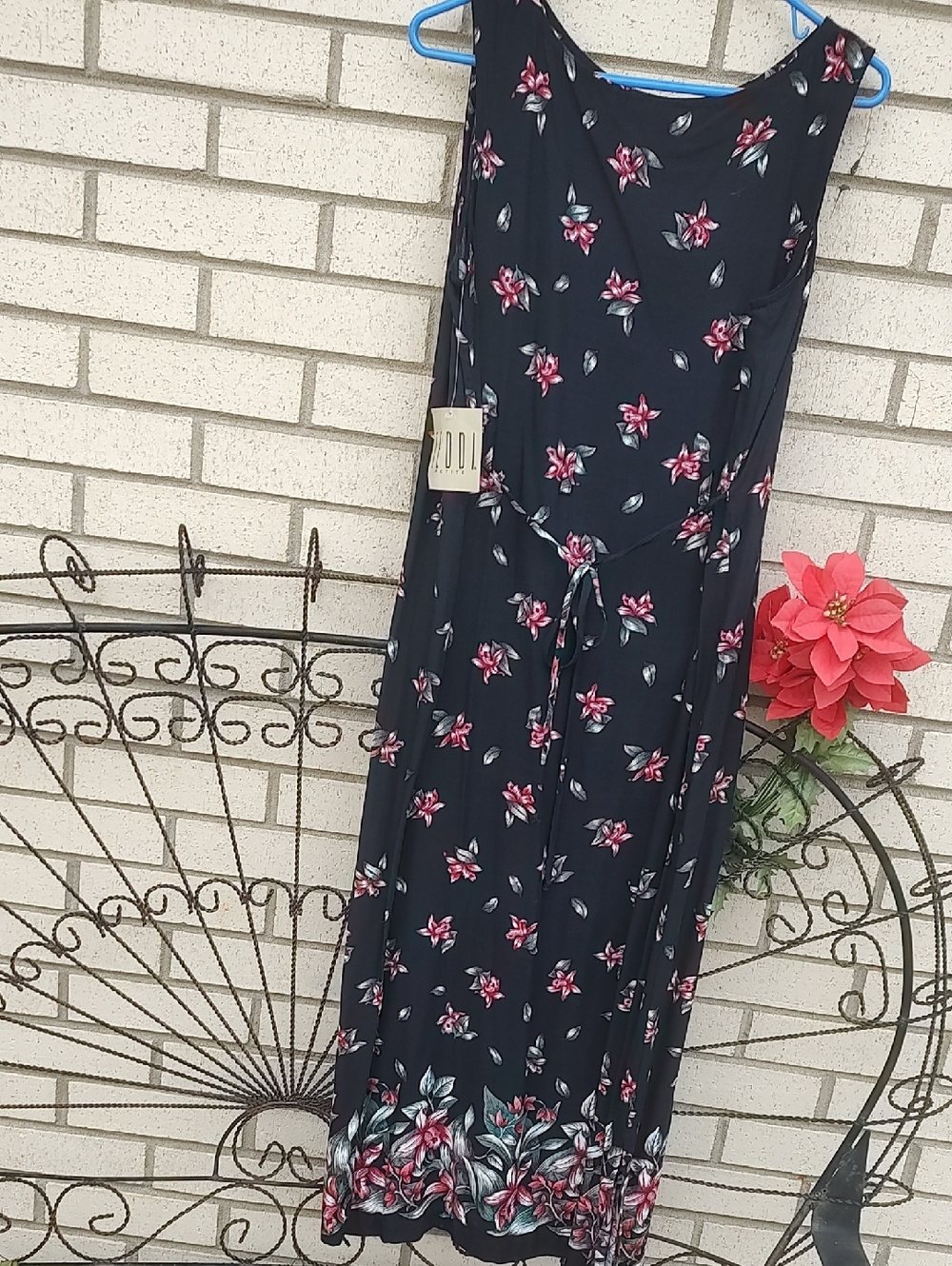Flower Dress - Picture 7 of 10
